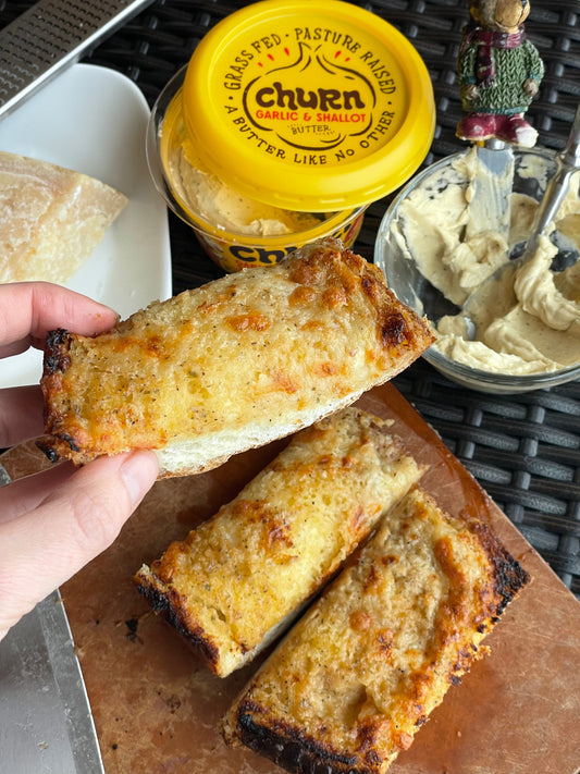 the EASIEST and MOST DELICIOUS garlic bread!